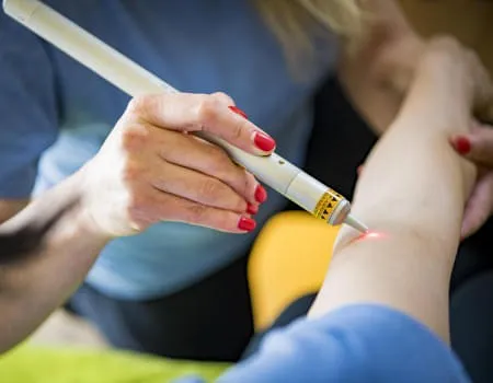 Elektro-und-Ultraschalltherapie Elektro-und-Ultraschalltherapie